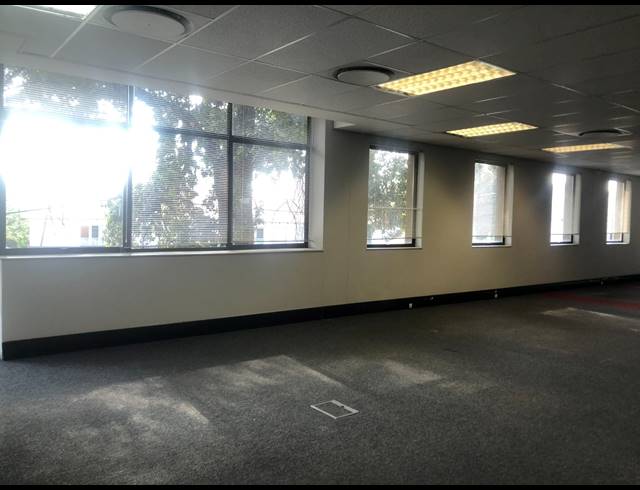 595M² RETAIL TO LET IN SANDTON CENTRAL